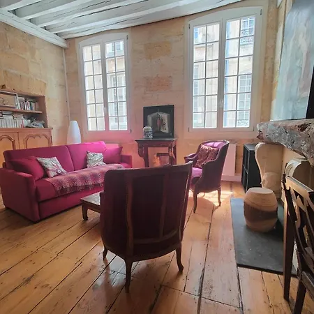 Large Deluxe Suite, Historic Center 2nd Bordeaux